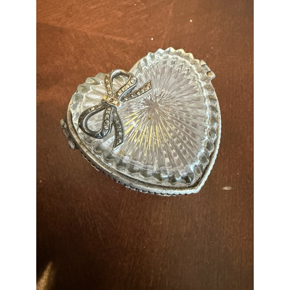vintage lead crystal heart trinket box bow lid hinged jewelry box‎ taiwan